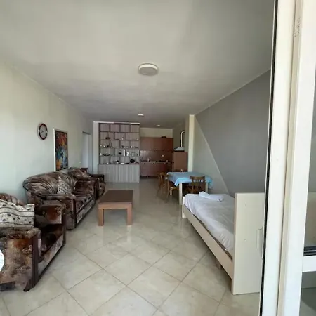 Nesel Apartamento Durrës